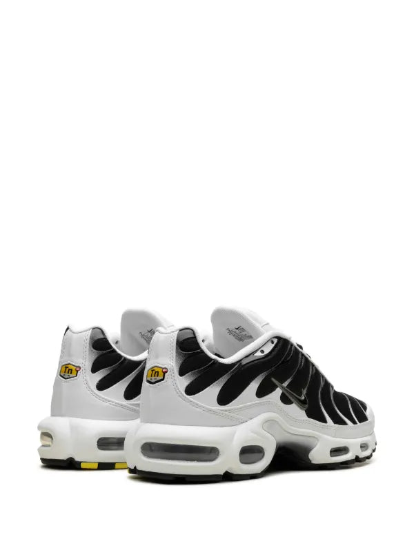 Nike Air Max Plus “Black/White”
