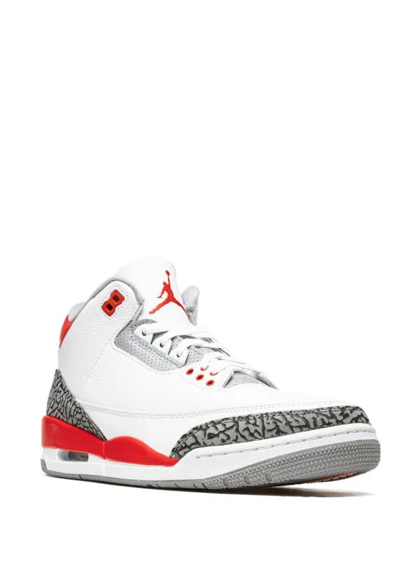 Air Jordan 3 Retro OG “Fire Red 2022”