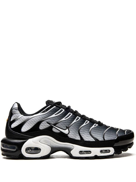 Nike Air Max Plus “Black/silver”